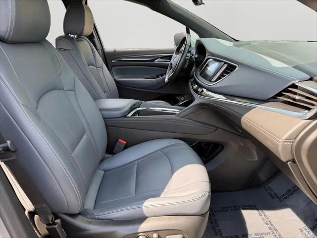 2023 Buick Enclave Essence AWD
