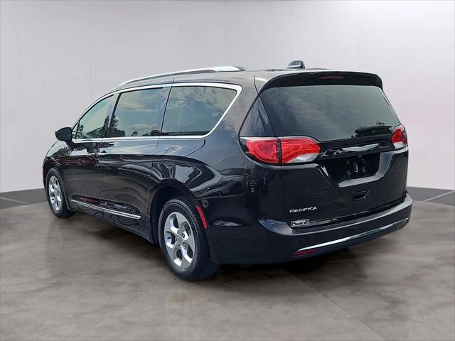 2017 Chrysler Pacifica Touring-L Plus