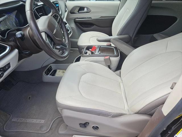 2017 Chrysler Pacifica Touring-L Plus