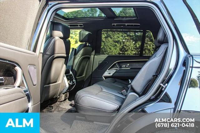 2025 Land Rover Range Rover P530 SE 7 Seat