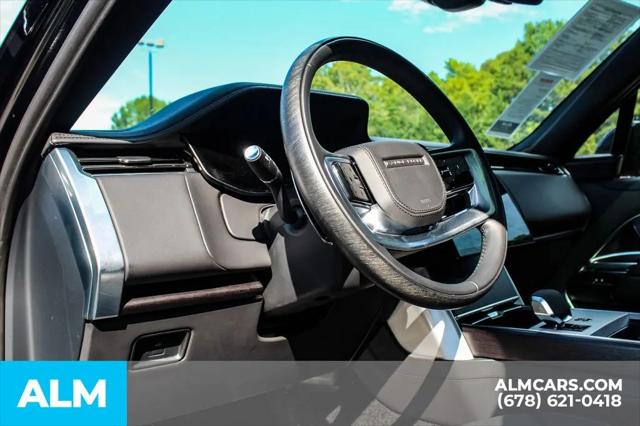 2025 Land Rover Range Rover P530 SE 7 Seat