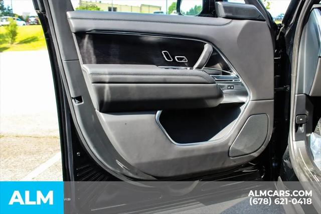 2025 Land Rover Range Rover P530 SE 7 Seat