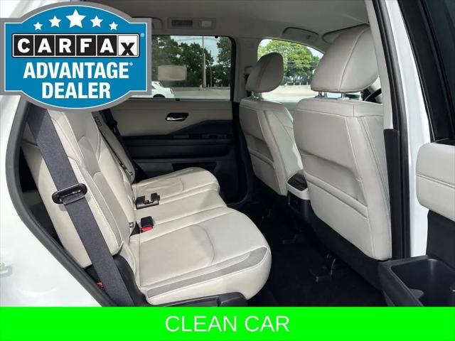 2023 Nissan Pathfinder SL 4WD
