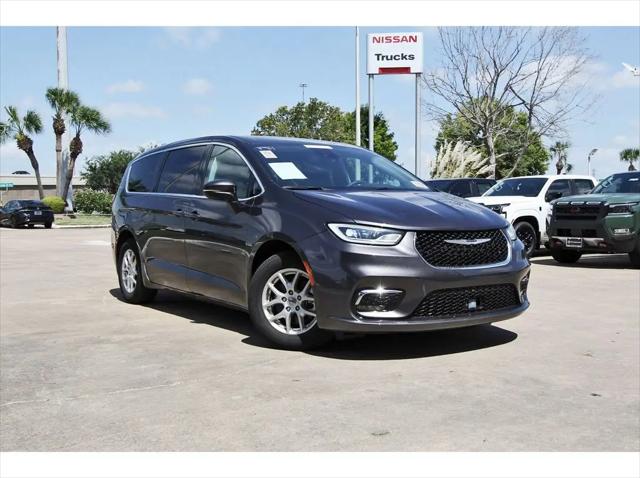 2023 Chrysler Pacifica Touring L for sale in Houston, TX