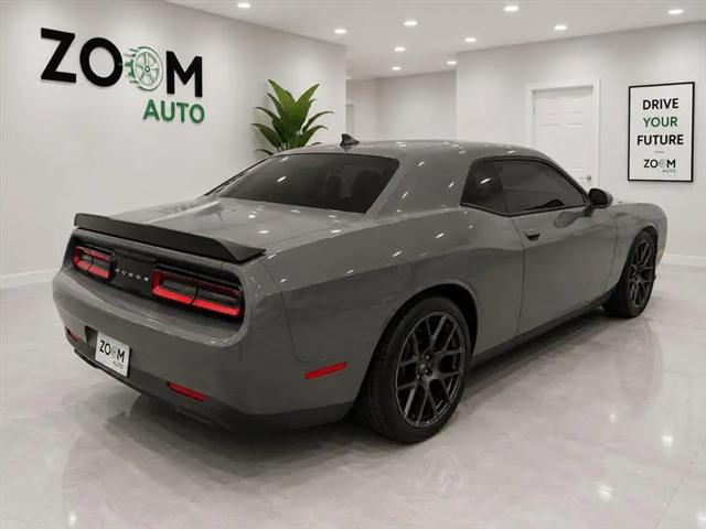 2017 Dodge Challenger R/T Shaker