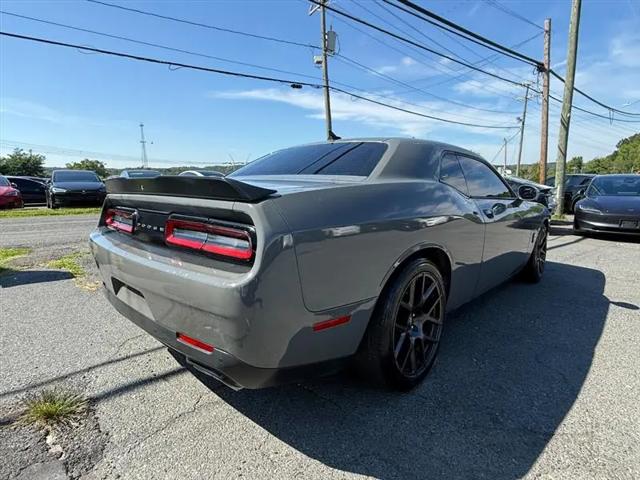 2017 Dodge Challenger R/T Shaker