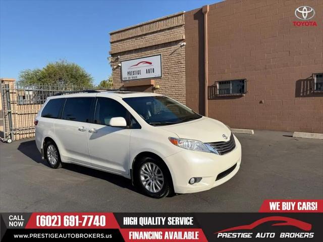 2017 Toyota Sienna XLE 8 Passenger