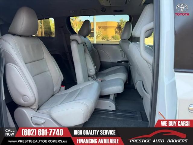 2017 Toyota Sienna XLE 8 Passenger