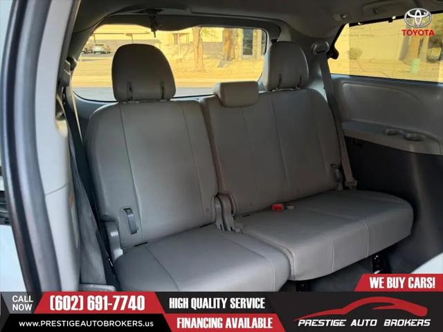 2017 Toyota Sienna XLE 8 Passenger