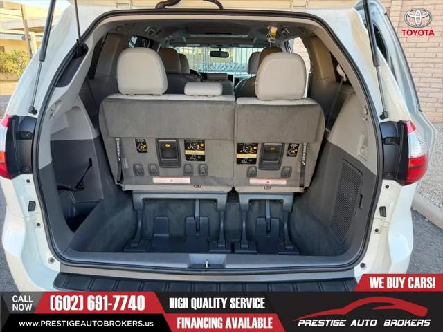 2017 Toyota Sienna XLE 8 Passenger