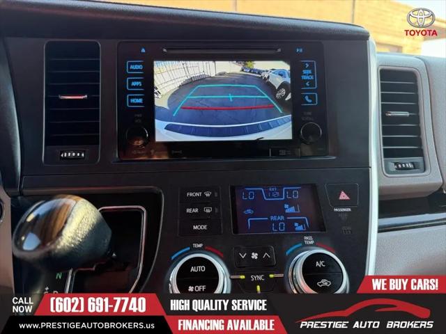 2017 Toyota Sienna XLE 8 Passenger