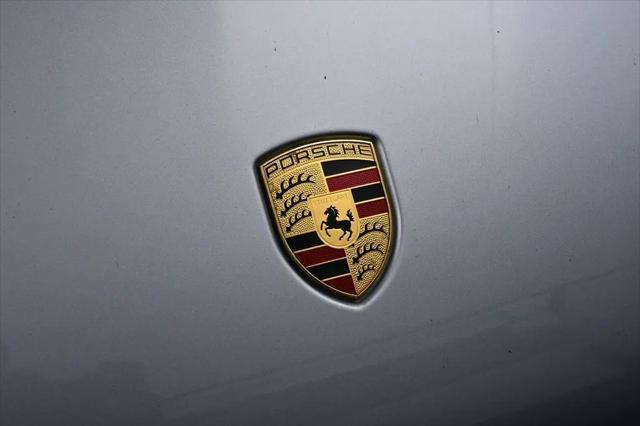2020 Porsche Macan Macan