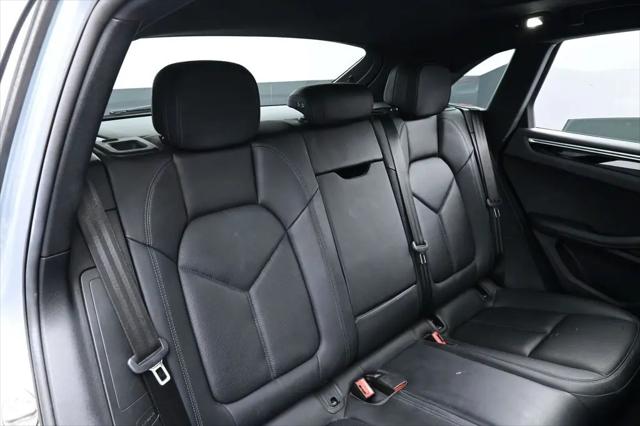 2020 Porsche Macan Macan