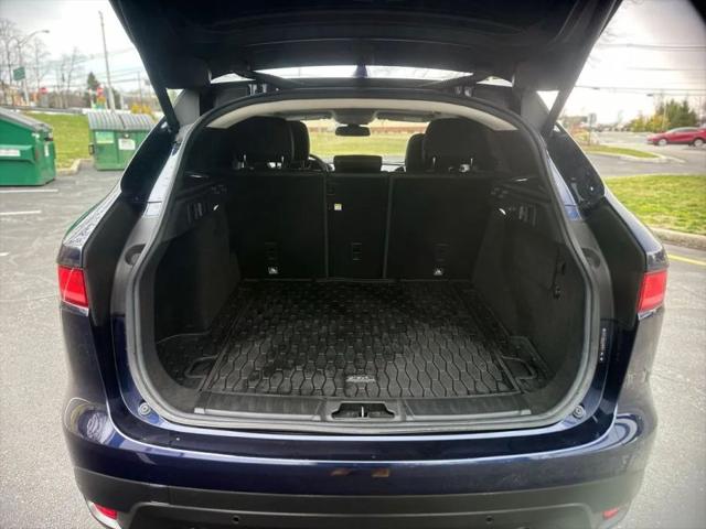 2017 Jaguar F-PACE 35t R-Sport