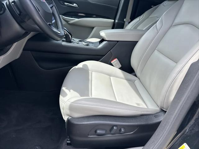 2022 Cadillac XT4 AWD Premium Luxury