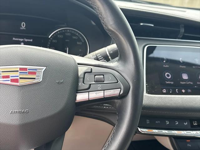 2022 Cadillac XT4 AWD Premium Luxury
