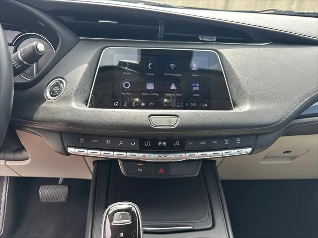 2022 Cadillac XT4 AWD Premium Luxury