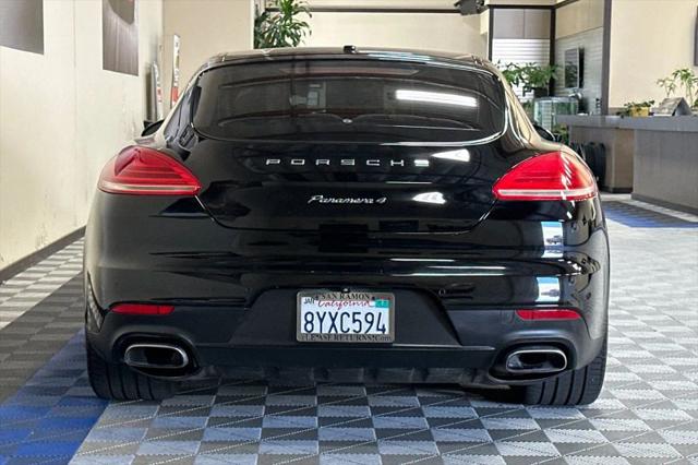 2015 Porsche Panamera Base