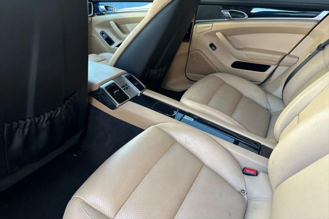 2015 Porsche Panamera Base