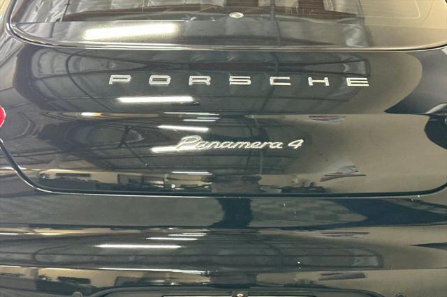 2015 Porsche Panamera Base