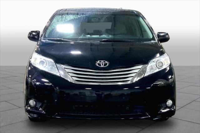 2017 Toyota Sienna XLE Premium 8 Passenger