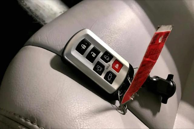 2017 Toyota Sienna XLE Premium 8 Passenger
