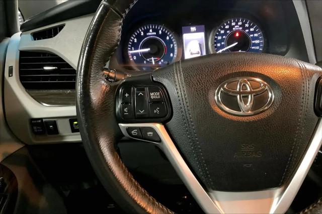 2017 Toyota Sienna XLE Premium 8 Passenger