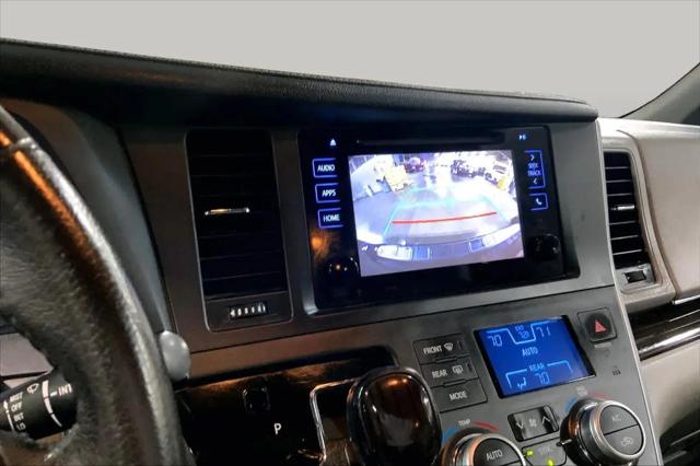 2017 Toyota Sienna XLE Premium 8 Passenger