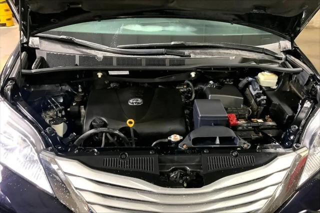 2017 Toyota Sienna XLE Premium 8 Passenger