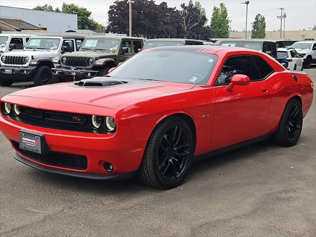 2016 Dodge Challenger R/T Shaker