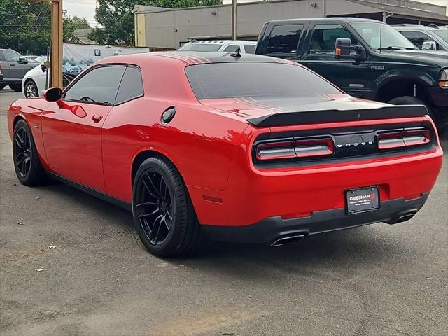 2016 Dodge Challenger R/T Shaker