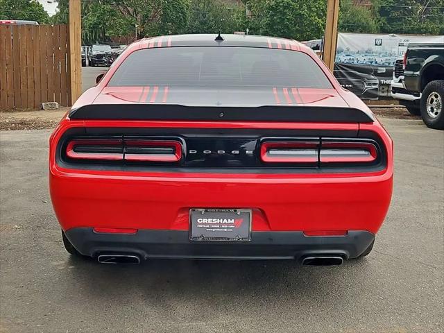 2016 Dodge Challenger R/T Shaker