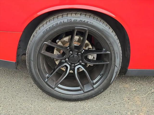 2016 Dodge Challenger R/T Shaker