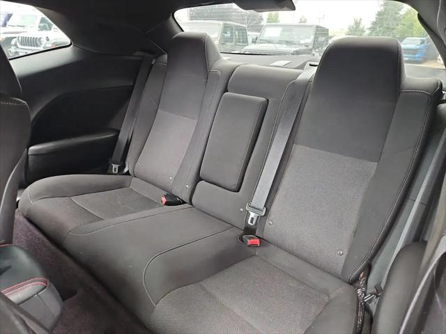 2016 Dodge Challenger R/T Shaker