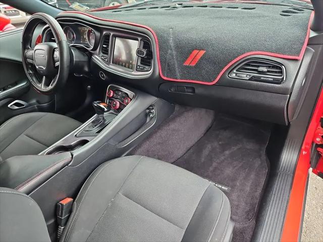 2016 Dodge Challenger R/T Shaker