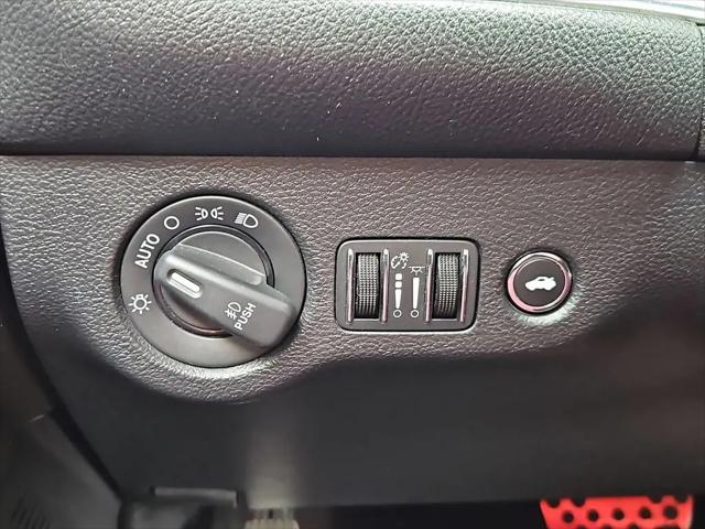 2016 Dodge Challenger R/T Shaker