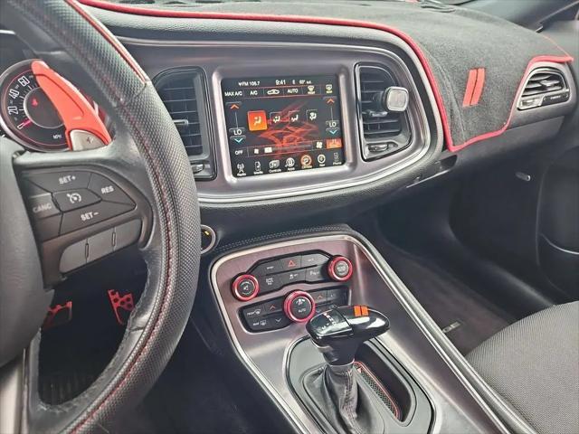 2016 Dodge Challenger R/T Shaker