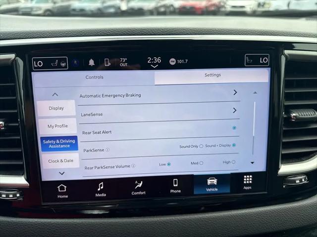 2024 Chrysler Pacifica Touring L