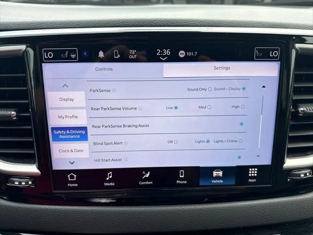 2024 Chrysler Pacifica Touring L