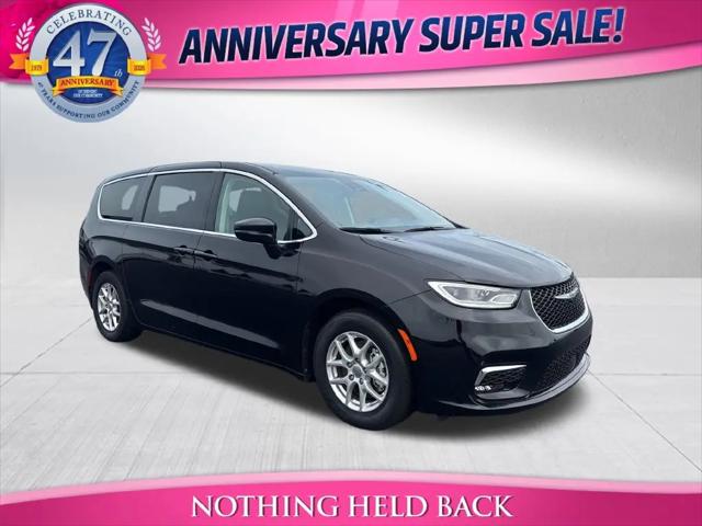 2024 Chrysler Pacifica Touring L for sale in New Haven, IN