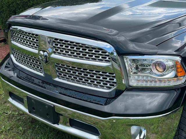 2017 Ram 1500 Laramie Crew Cab 4x4 57 Box