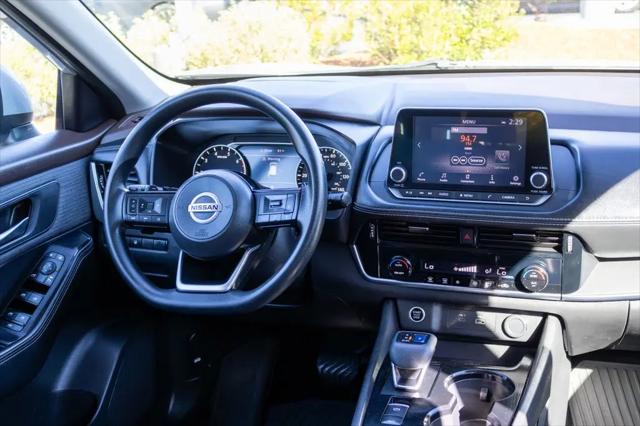 2021 Nissan Rogue SV FWD