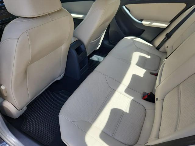 2017 Volkswagen Jetta 1.8T SEL