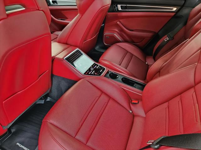2019 Porsche Panamera GTS