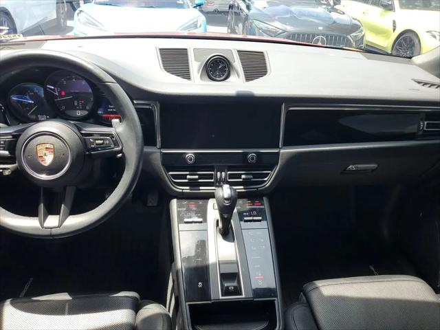 2025 Porsche Macan Macan