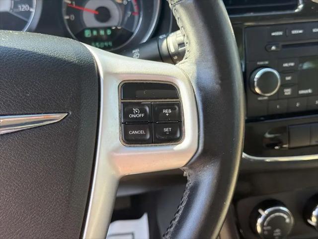 2013 Chrysler 200 Touring