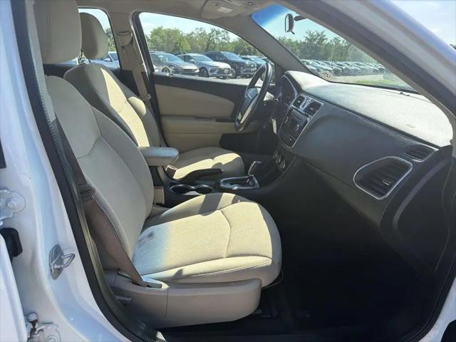 2013 Chrysler 200 Touring