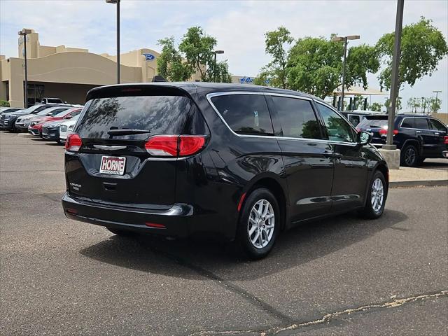 2023 Chrysler Voyager LX