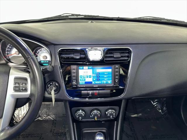 2011 Chrysler 200 Touring