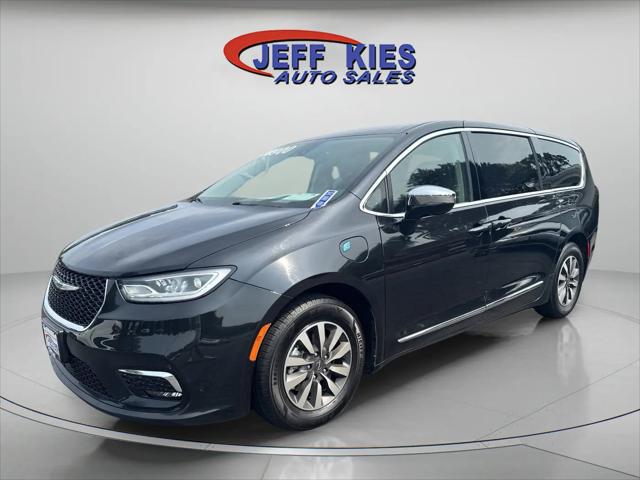2023 Chrysler Pacifica Hybrid Limited for sale in Apalachin, NY